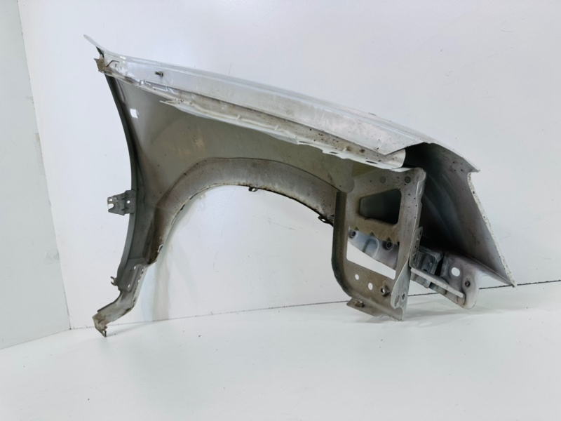 Крыло переднее левое