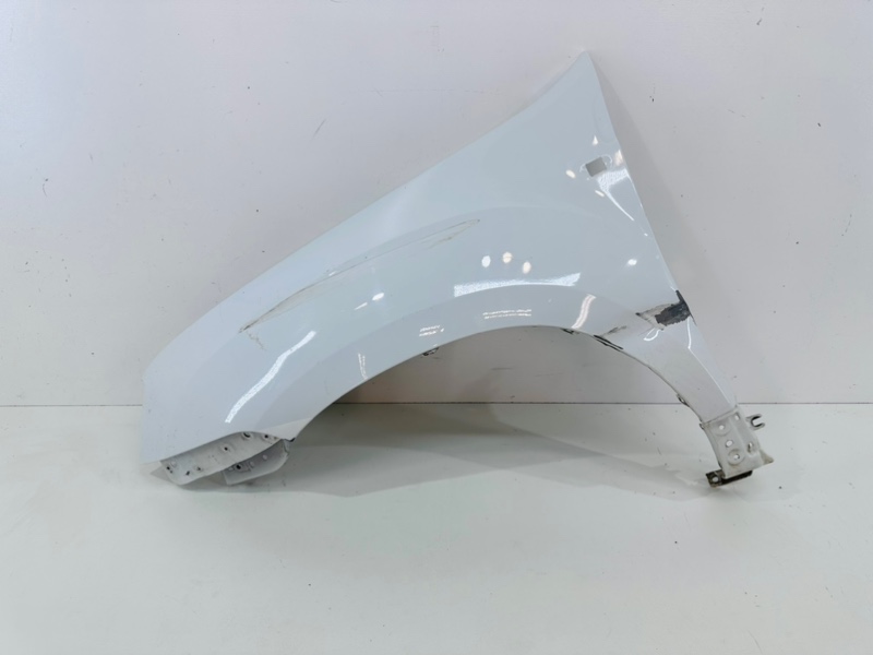 Крыло переднее левое