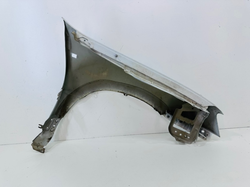 Крыло переднее левое