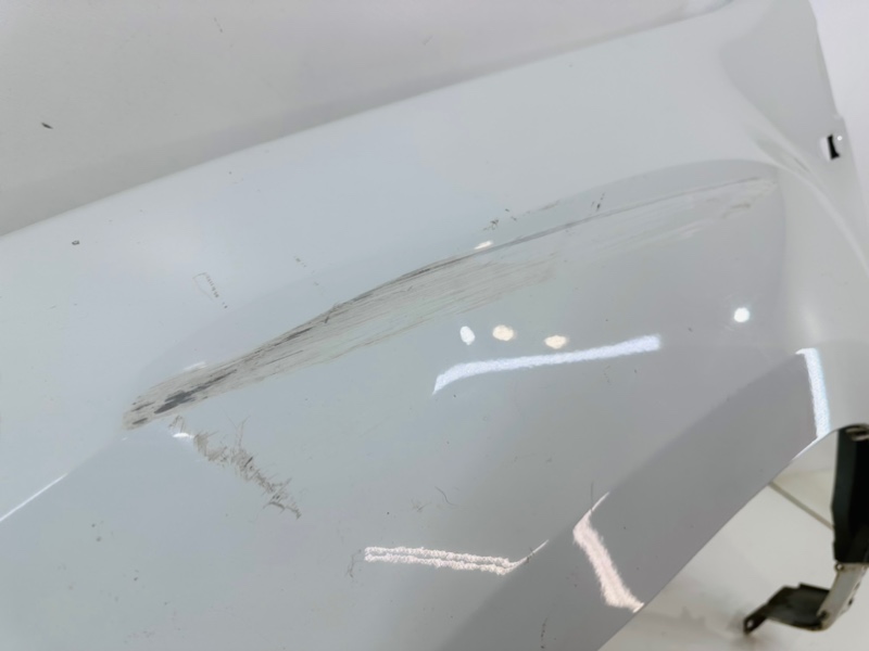 Крыло переднее левое