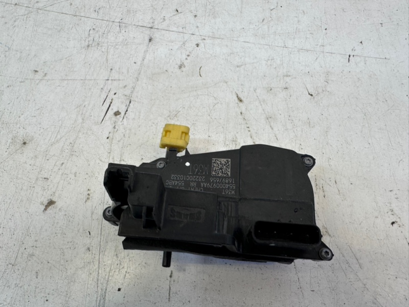 Замок двери задней правой