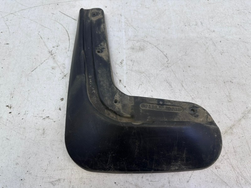 Брызговик задний левый