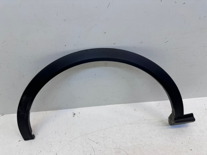 Накладка переднего крыла левого