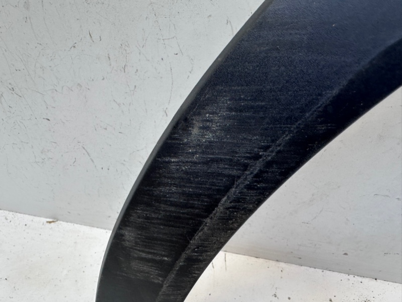 Накладка переднего крыла левого