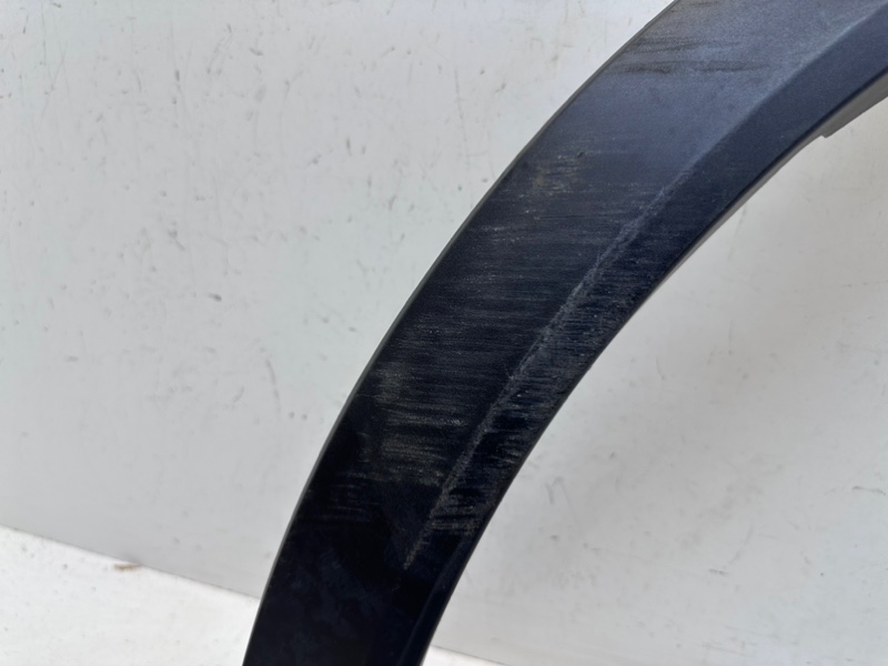 Накладка переднего крыла левого