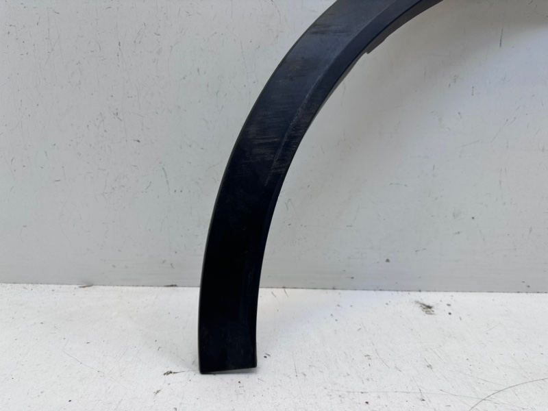 Накладка переднего крыла левого