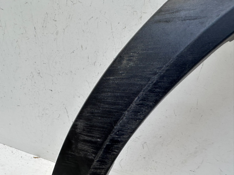 Накладка переднего крыла левого