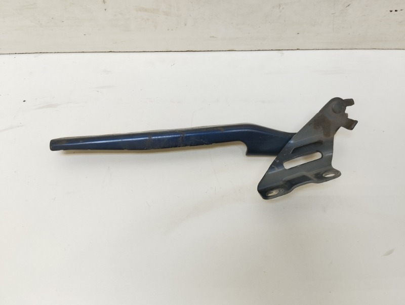 Петля капота левая