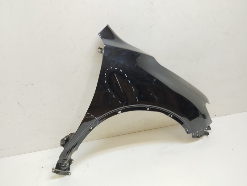 Крыло переднее правое