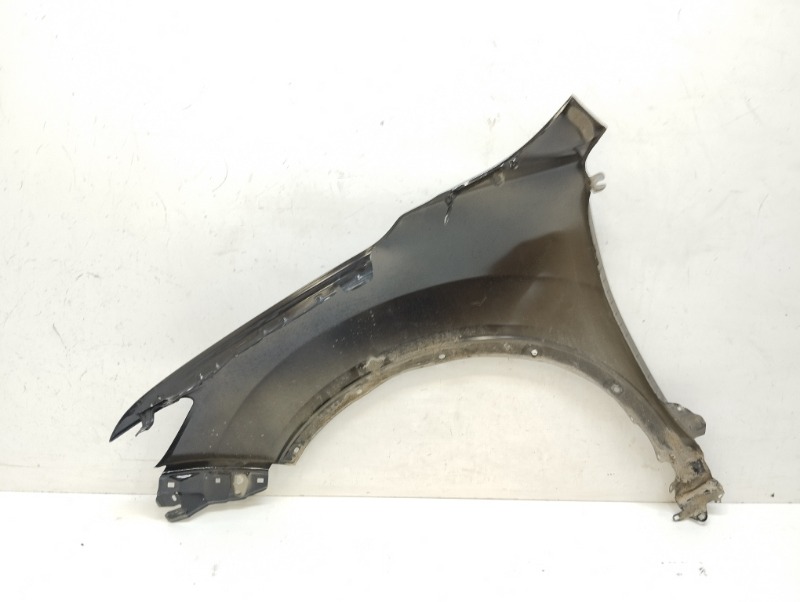 Крыло переднее правое