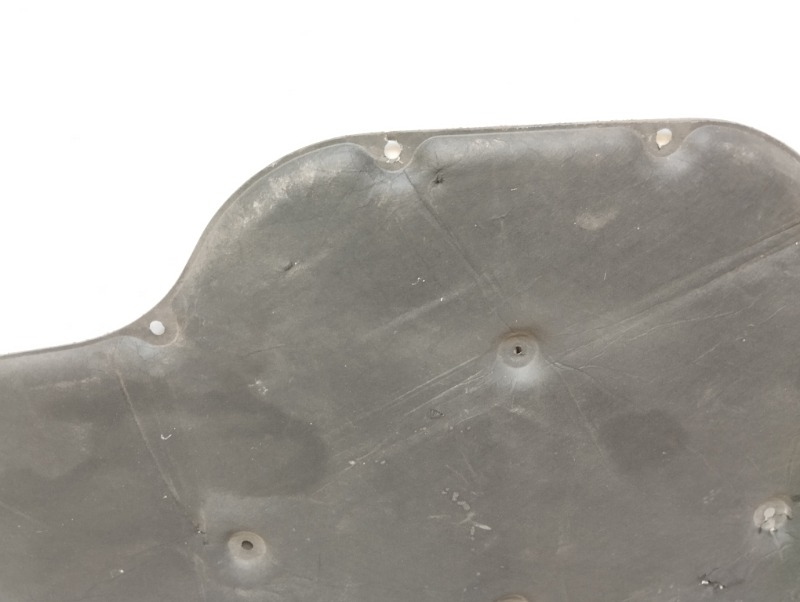 Уплотнитель капота