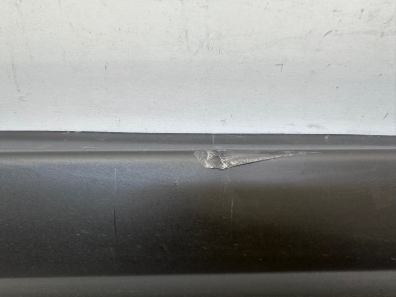 Накладка двери передней правой