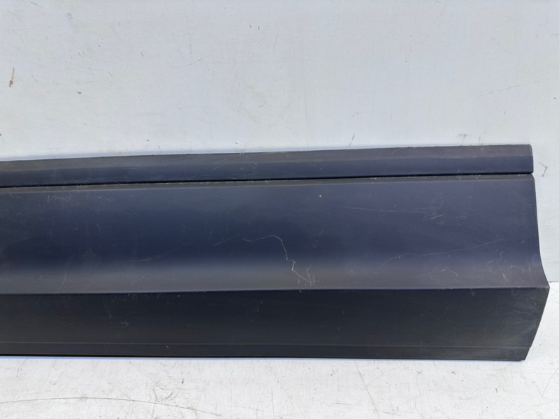 Накладка двери передней левой