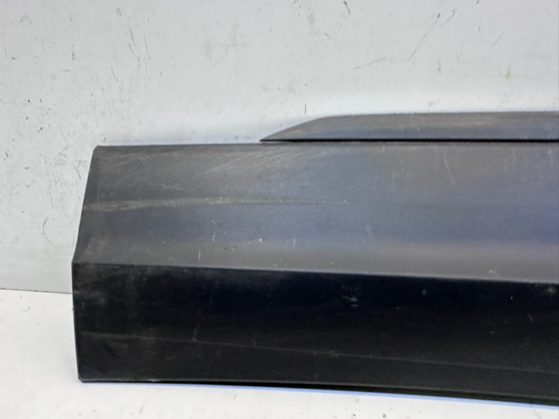 Накладка двери передней левой