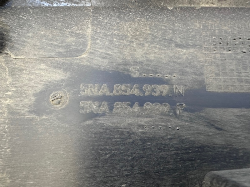 Накладка двери передней левой