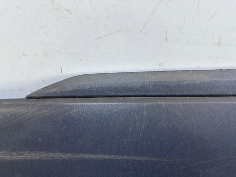 Накладка двери передней левой