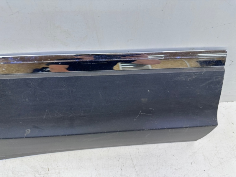 Накладка двери задней правой