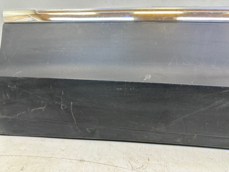 Накладка двери задней правой