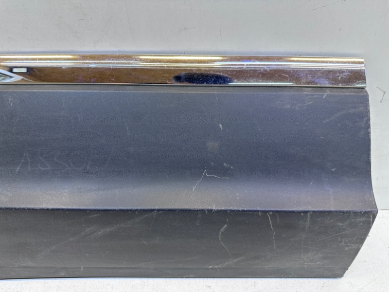 Накладка двери задней правой