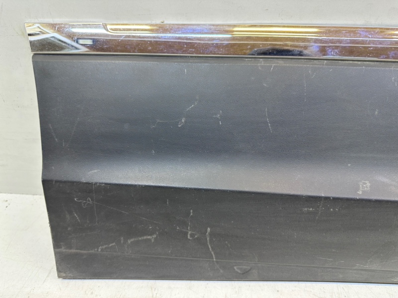 Накладка двери задней правой