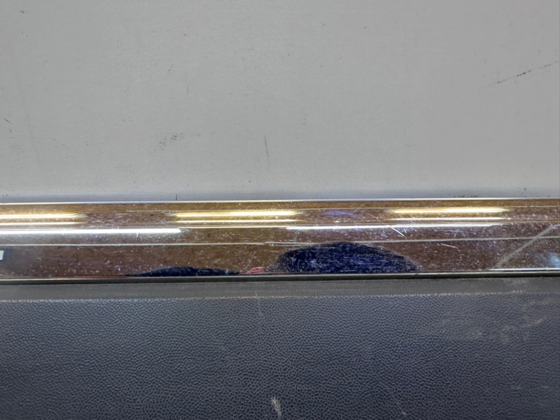 Накладка двери задней правой