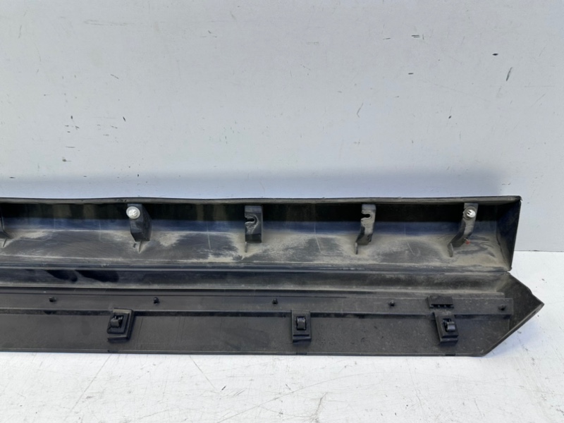 Накладка двери передней правой