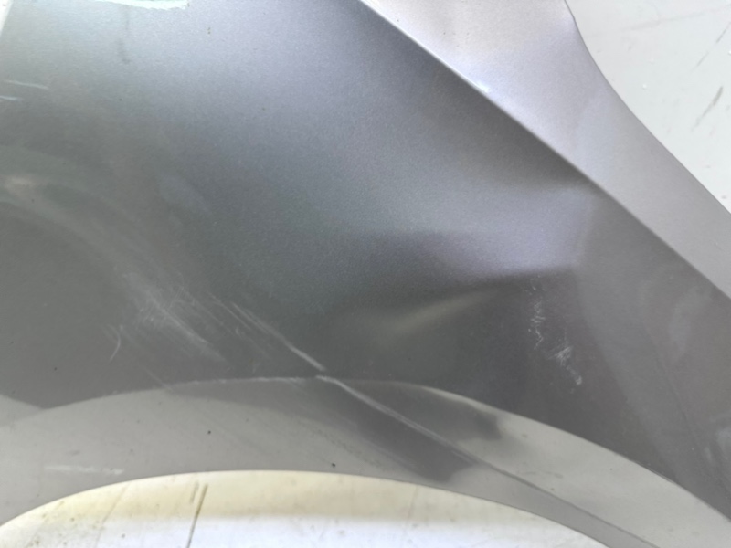 Крыло переднее правое