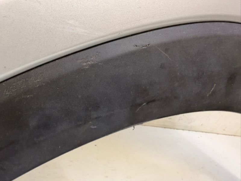 Крыло переднее левое