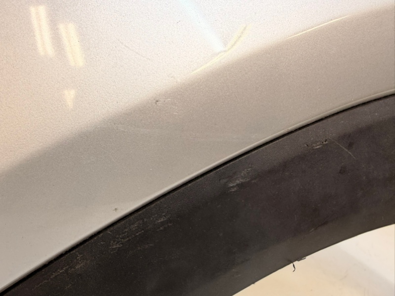 Крыло переднее левое