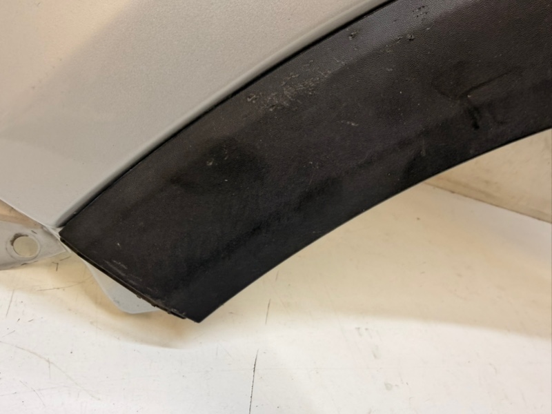 Крыло переднее левое