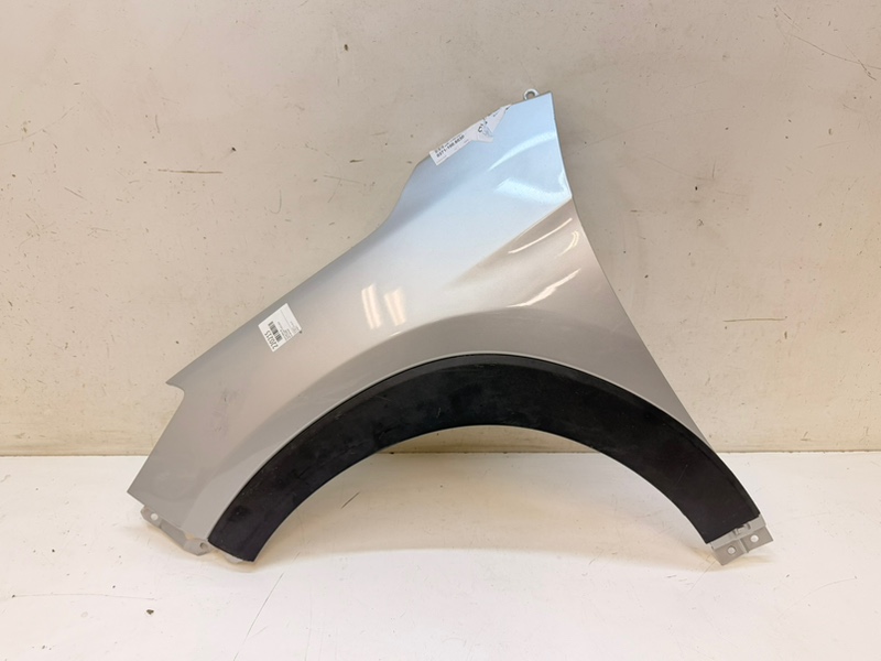 Крыло переднее левое