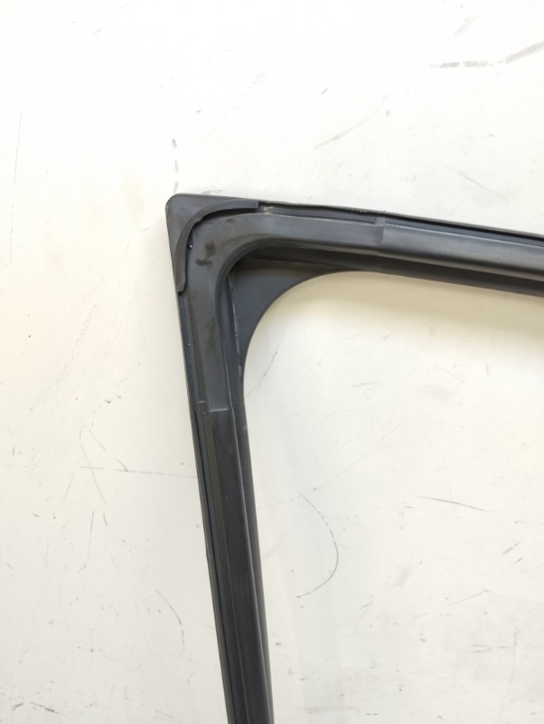 Уплотнитель стекла двери