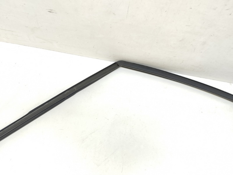 Уплотнитель стекла двери