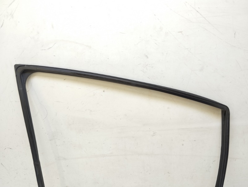 Уплотнитель стекла двери