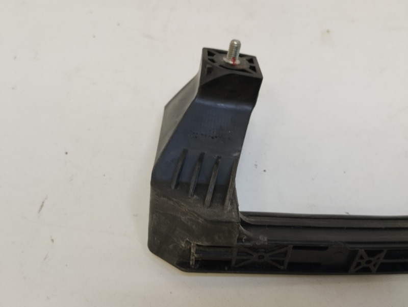 Направляющая стекла двери