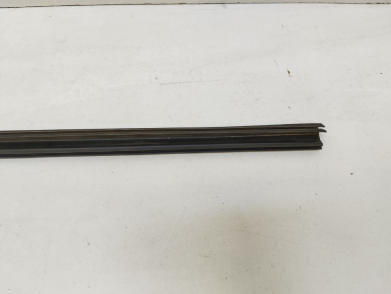 Уплотнитель стекла двери