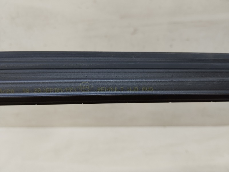 Уплотнитель стекла двери