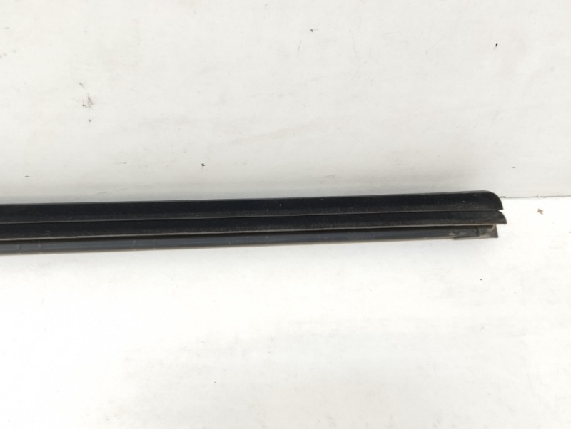 Уплотнитель стекла двери