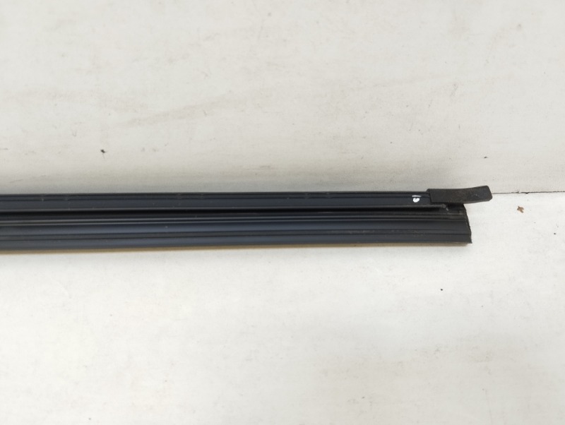 Уплотнитель стекла двери