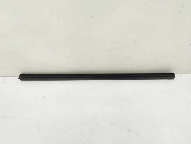 Уплотнитель стекла двери