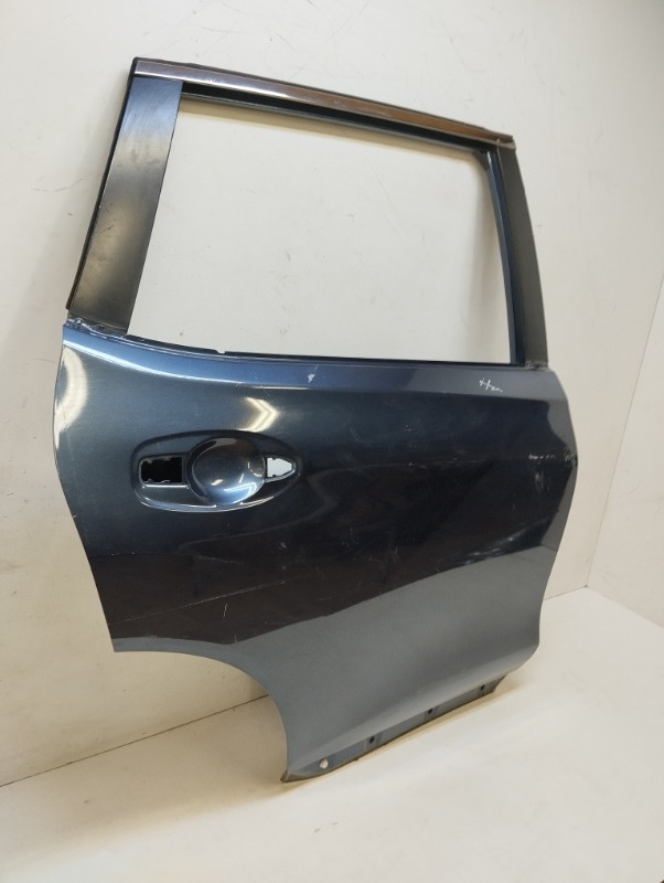Дверь задняя правая