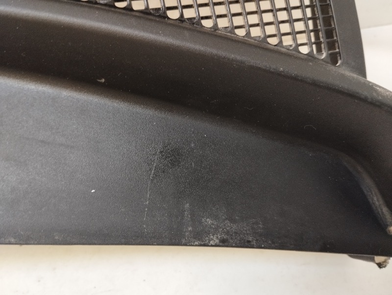 Решетка стеклоочистителей (Жабо)