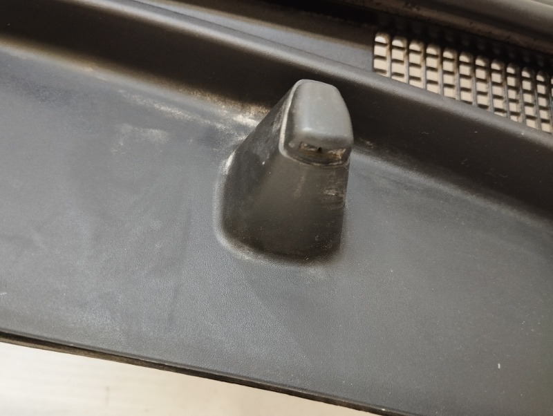 Решетка стеклоочистителей (Жабо)