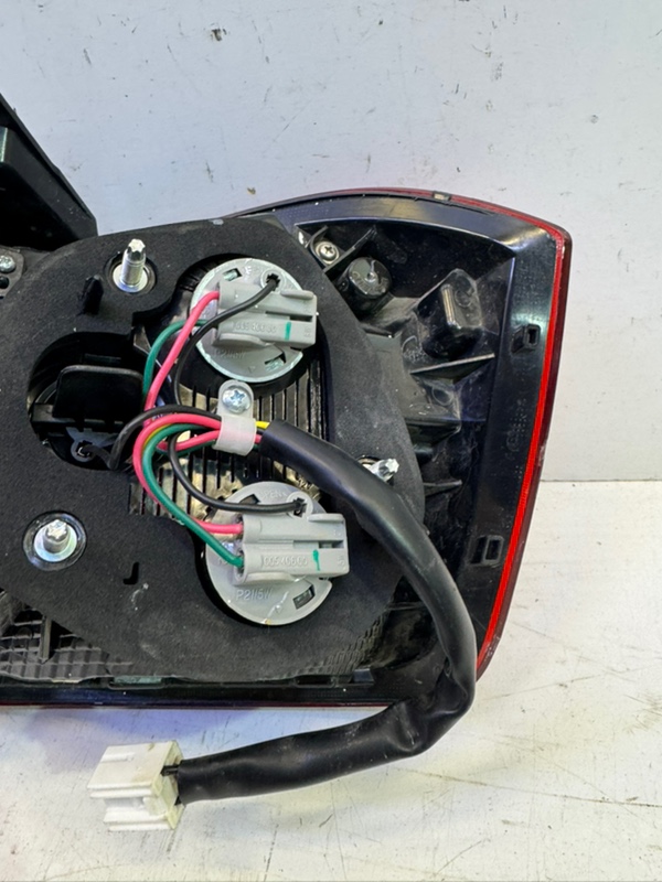 Фонарь задний левый