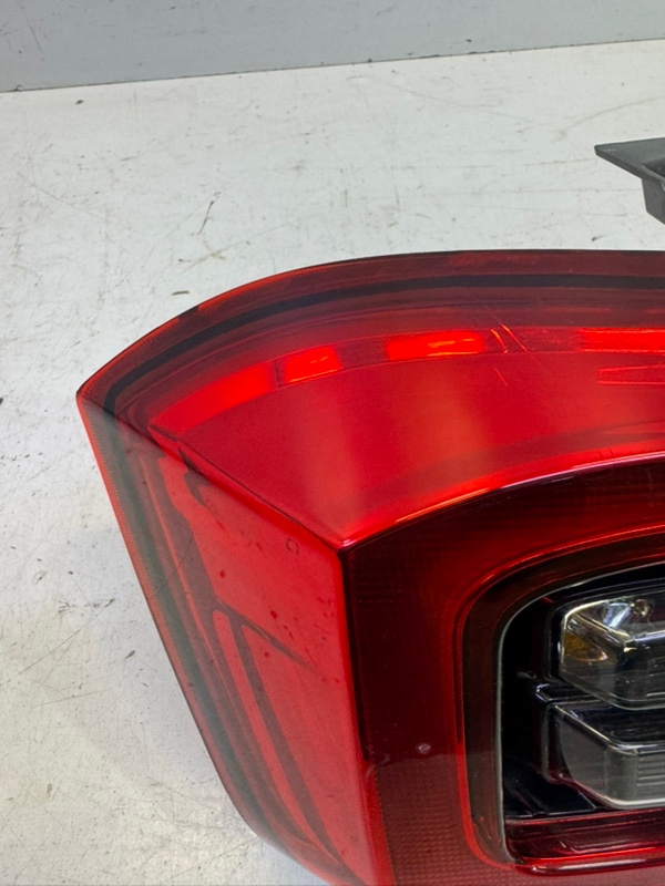 Фонарь задний левый