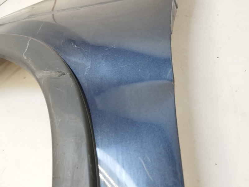 Крыло переднее левое