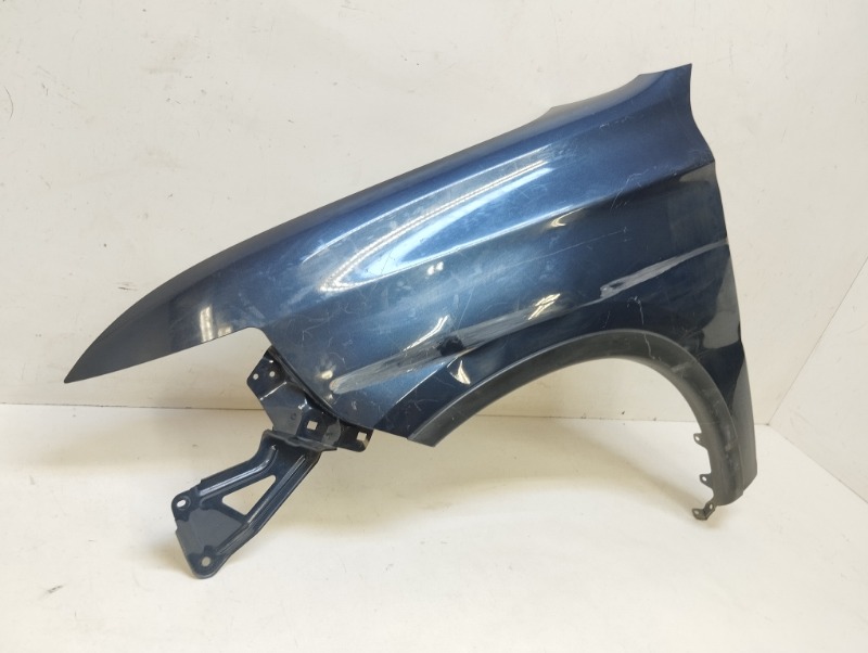 Крыло переднее левое