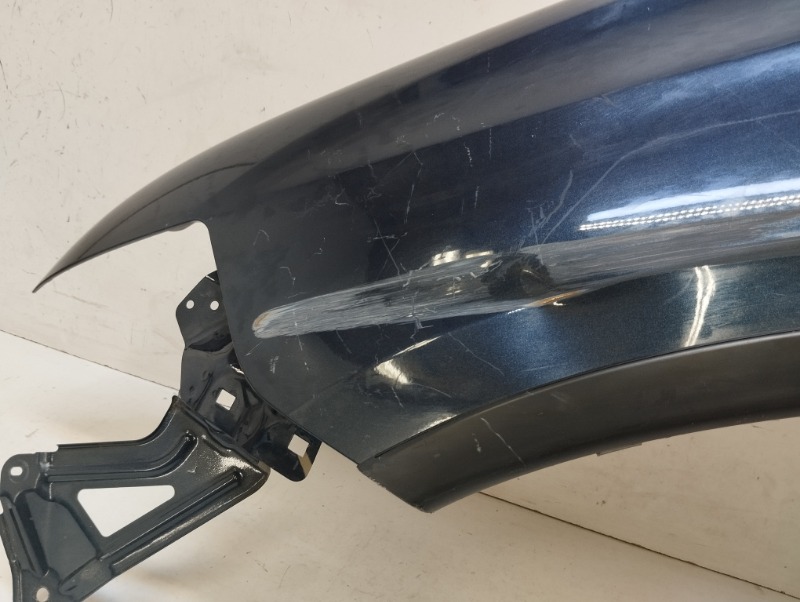 Крыло переднее левое