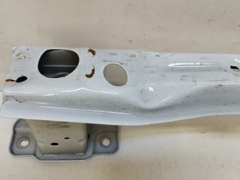 Усилитель заднего бампера