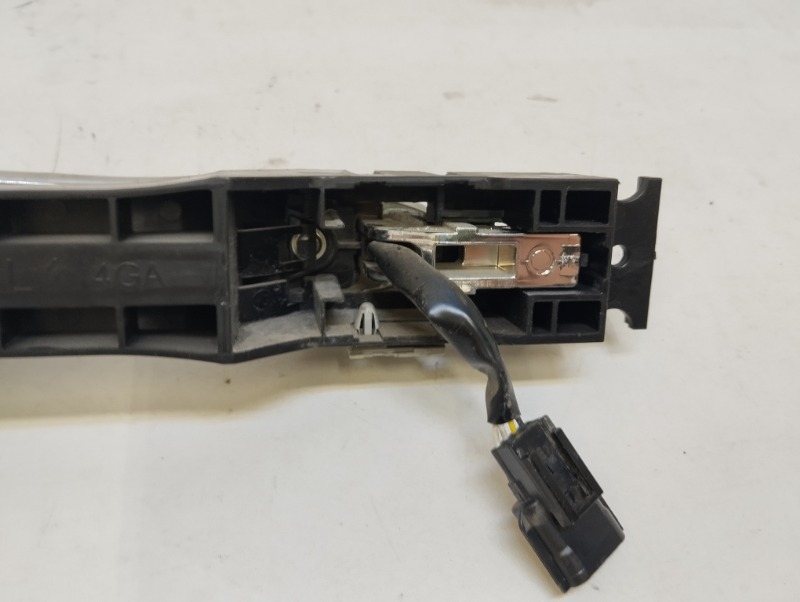 Ручка двери передней наружная левая